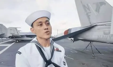Bất ngờ lời chào tiếng Việt trên tàu sân bay Mỹ