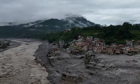 Nỗi lo 'dãy Himalaya tan chảy' trong thời kỳ nóng lên toàn cầu