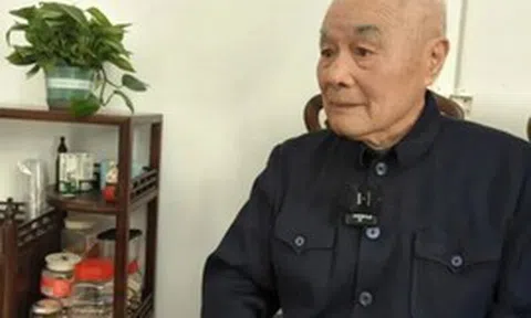 Tỷ phú 98 tuổi có đủ tiền mua 50 ô tô, biệt thự vẫn "sống như ăn mày", quyên góp 233 tỷ đồng làm từ thiện