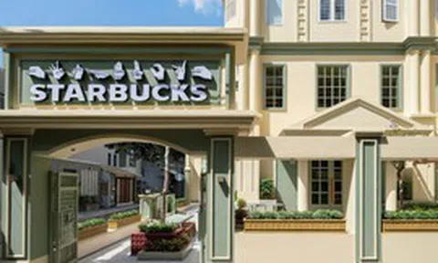Lần đầu tiên của Starbucks: Mở cửa hàng "trong hẻm", nhân viên giao tiếp bằng thủ ngữ