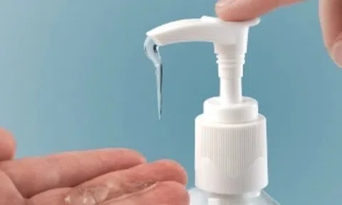 Bộ Y tế thu hồi trên toàn quốc hàng loạt dung dịch vệ sinh, sữa tắm, dầu gội
