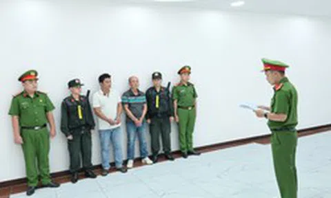 TP.HCM khởi tố 4 người đổ, san lấp trái phép hơn 1.000 tấn chất thải