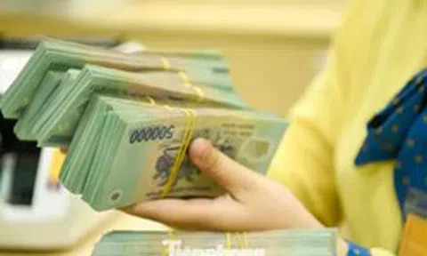 Lãi suất huy động neo cao dù áp lực thanh khoản ‘hạ nhiệt’