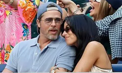 Khán giả vây kín Brad Pitt và bạn gái kém 29 tuổi