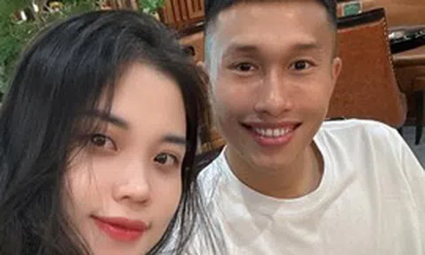 Từng bán trà chanh, thanh niên SN 1994 được gọi lên tuyển quốc gia, cưới luôn cô gái đi xem đá bóng