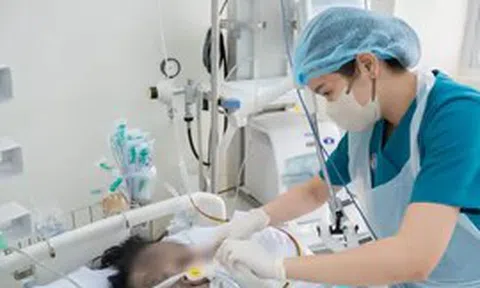Tình trạng sức khỏe 4 nạn nhân trong vụ cháy lớn lúc rạng sáng ở TPHCM