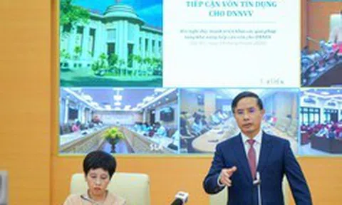 Không chỉ giảm lãi suất, các TCTD còn đang tích cực đổi mới phương thức cho vay, đơn giản hóa thủ tục