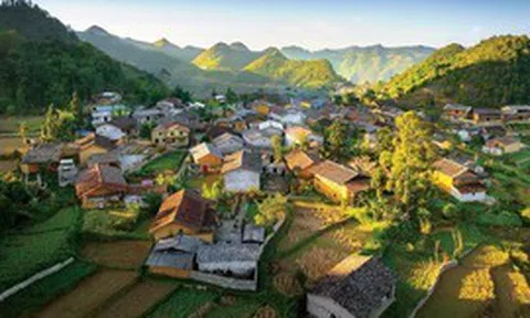 Việt Nam có một “Làng du lịch tốt nhất thế giới” nằm ở độ cao gần 1.500m, khí hậu mát mẻ quanh năm, có lúc xuống thấp nhất dưới 0 độ C