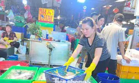 'Ngộp thở' khi giá thực phẩm leo thang