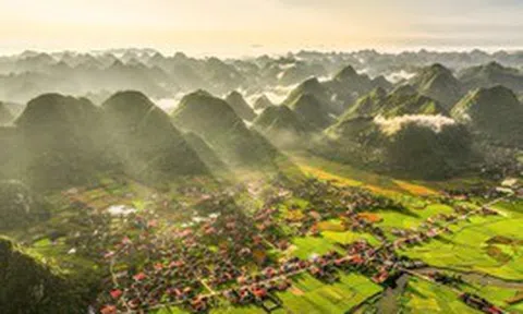 Phát hiện ngôi làng có hơn 400 căn nhà cùng quay một hướng: Cách Hà Nội 180 km và được thế giới vinh danh