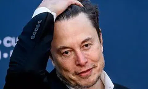 Elon Musk chia tay bạn gái