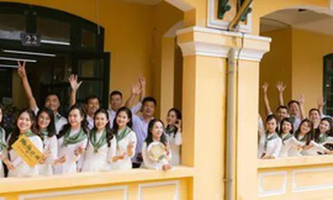 Có những nơi càng đi xa, người ta càng muốn trở về: Hội khóa 20 năm của cựu học sinh Ngô Quyền khiến cả thế hệ tìm lại tuổi 18