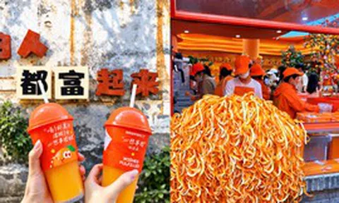 Treo cả "thác vỏ cam" trước cửa, những tiệm nước ép ở phố cổ Trung Quốc khiến du khách quay đầu: Thứ vứt đi hóa biển hiệu đắt giá