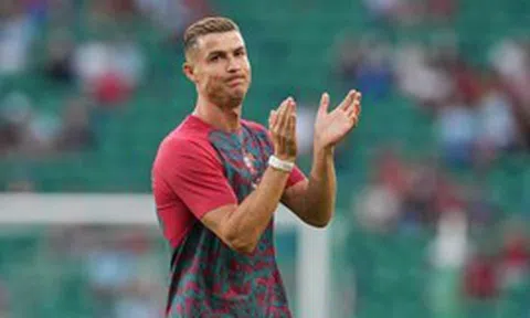 Cristiano Ronaldo: 'Tôi là cầu thủ xuất sắc nhất lịch sử, chấm hết'