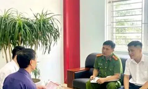 Nhân viên ngân hàng báo công an khi khách rút 1,5 tỷ đồng
