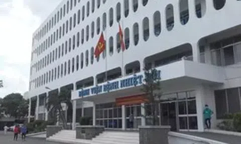 Ba học sinh cùng trường mắc não mô cầu, một em đã tử vong