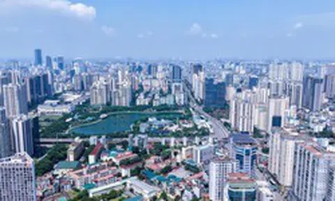 Ngắm “lá phổi xanh” giữa những tòa nhà cao tầng ở Hà Nội