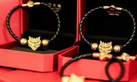 Công ty nhà người ta: Tặng nhân viên lắc tay vàng 5 gram, thử việc cũng có phần