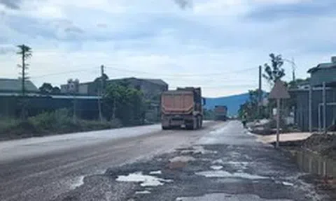 Hà Tĩnh yêu cầu sửa chữa các tuyến đường xuống cấp ở Khu kinh tế Vũng Áng