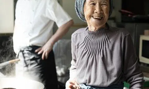 Cụ bà Nhật Bản 103 tuổi vẫn đi làm 6 ngày mỗi tuần, bí quyết sống khỏe nằm ở 1 điều cực bình thường