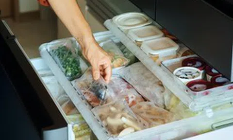 Một căn bếp sạch sẽ mang lại một tâm trí thanh thản: Hành trình “dọn tủ lạnh” của một phụ nữ trung niên