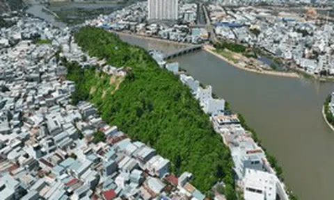 Ngọn núi cao hơn 40m giữa lòng đô thị được đề xuất san phẳng với kinh phí 500 tỷ đồng có gì đặc biệt?