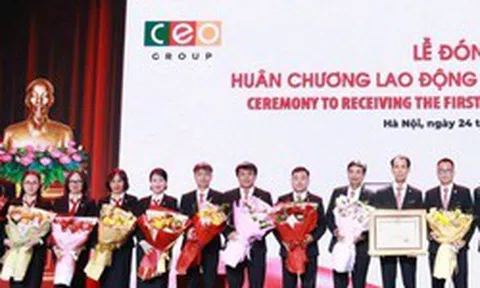Tập đoàn CEO đón nhận Huân chương Lao động hạng Nhất