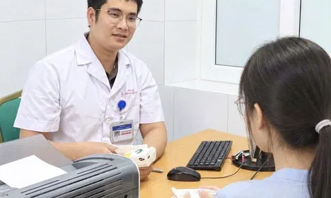 Con gái 20 tuổi đi khám tâm thần, mẹ lại chỉ cho rằng con quá "nhạy cảm, yếu đuối"