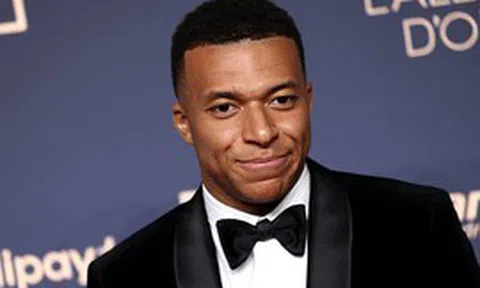 Có ai như Mbappe, 9 năm lỡ hẹn với Quả bóng Vàng