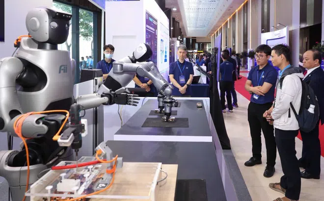 Loạt công nghệ tương lai xuất hiện tại Diễn đàn Kinh tế mùa Thu 2025, nhiều người trầm trồ